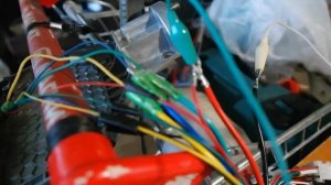 Подключение мотор-колеса (250 ватт) и ручки газа к контроллеру на 600 ватт.