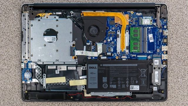Обзор ноутбука Dell Inspiron 3793 3793-8146 - можно смотреть DVD-фильмы на большом экране