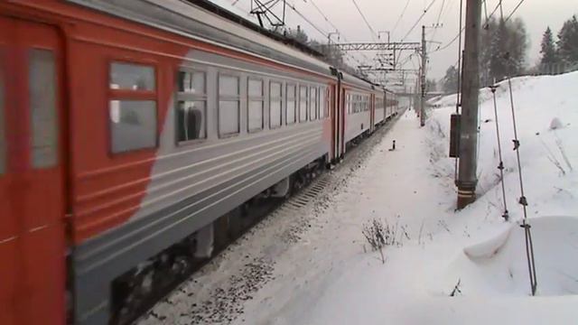 Электропоезд ЭТ2М-117 платформа Поваровка смотреть онлайн