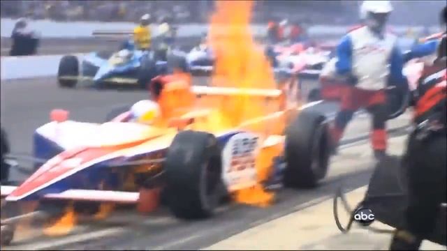 Ужасные аварии на пит стопах смотреть онлайн