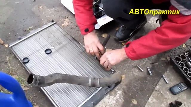 Замена радиатора ваз 2110-12. АВТОпрактик смотреть онлайн