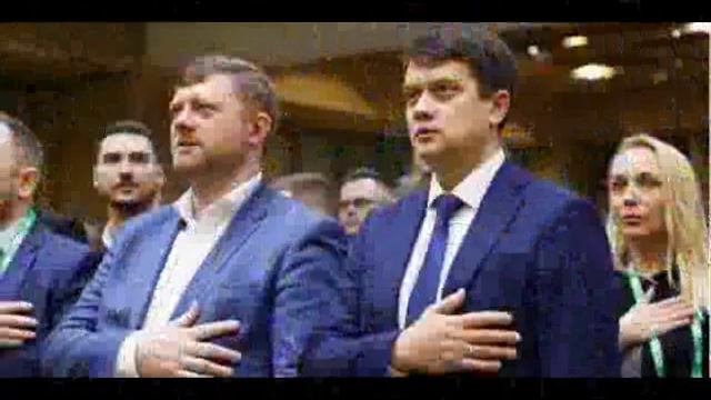 В "Слуге народа" официально не работает ни один человек, смотреть онлайн