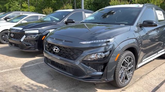 Ultra Black vs Thunder Gray: 2022 Hyundai Kona N-Line смотреть онлайн