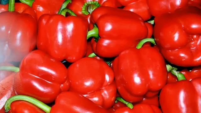 Есть ли разница в полезных свойствах сладкого перца разного цвета? Болгарский перец. смотреть онлайн