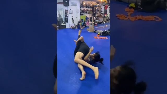 Как Вам болевой от малышки? смотреть онлайн