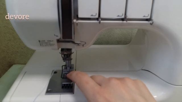 Плоскошовная бытовая машина пропускает стежки. Что делать? смотреть онлайн