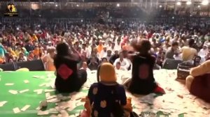 Nooran Sisters' Most Popular Live Stage - Ishaq App Kihrha Changa