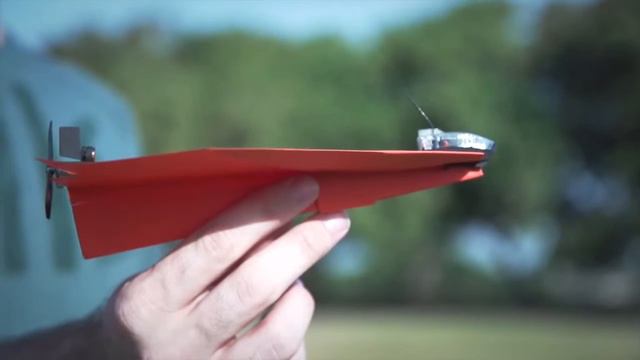 PowerUp 3 0 Smartphone Controlled Paper Plane смотреть онлайн