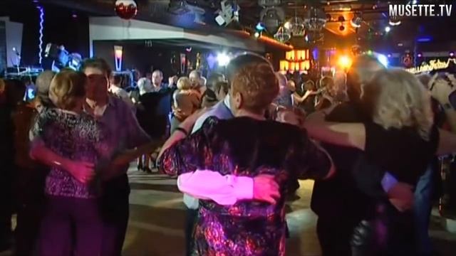Musette - Nicolas - Le Tango Des Jours Heureux смотреть онлайн