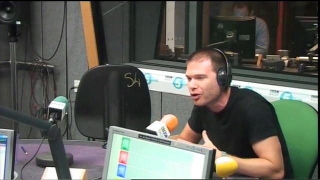Simon Mayo and James King review Keith Lemon: The Film смотреть онлайн