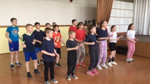 Физкультминутка «Двигайся, замри»