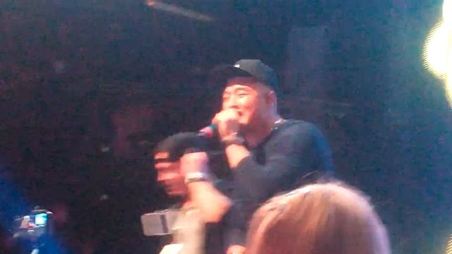 Mband - Посмотри на меня смотреть онлайн