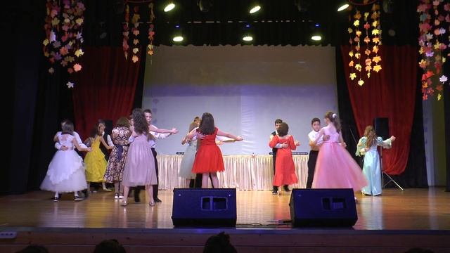 Осенний бал. 6Д класс смотреть онлайн