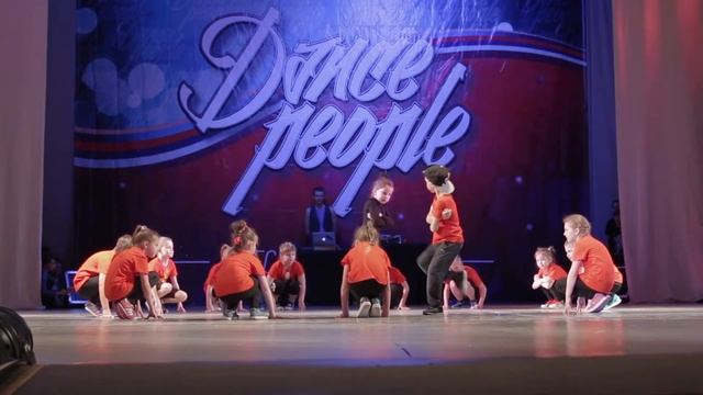 Отчетный концерт "Dance people" Группа Марины Муткур "Марячки" смотреть онлайн