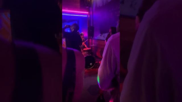 G'on Git performing at Heye Yella & Friends at The bends St. Pete FL 7/15/23 @pronouncedgo_on_git смотреть онлайн