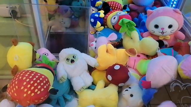 ВОТ ЭТО ВЕЗЕНИЕ!!! ИГРАЮ НА 50 РУБЛЕЙ В АВТОМАТ ХВАТАЙКА. + ОБЗОР ЗА НЕДЕЛЮ! смотреть онлайн