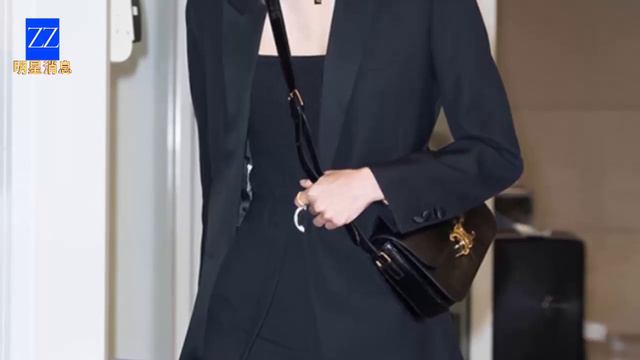 Lisa (Blackpink) is still number one, heading to the airport to meet Frédéric Arnault. смотреть онлайн