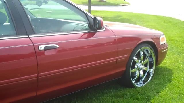 1999 Crown Vic with 22's Everett Chevrolet Buick GMC Hickory, NC www.everettchevy.com смотреть онлайн