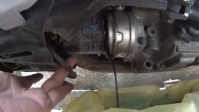 Engine Oil Change - Yamaha Tmax смотреть онлайн
