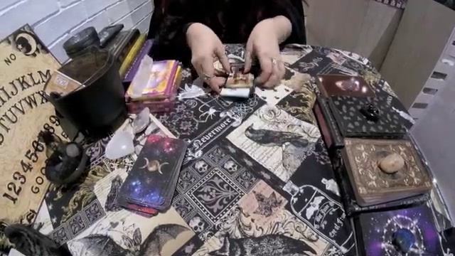 A Day Of Tarot Reading! Tarot Vlog смотреть онлайн