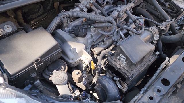 How to replace engine air filter in 2013 Toyota Prius C смотреть онлайн
