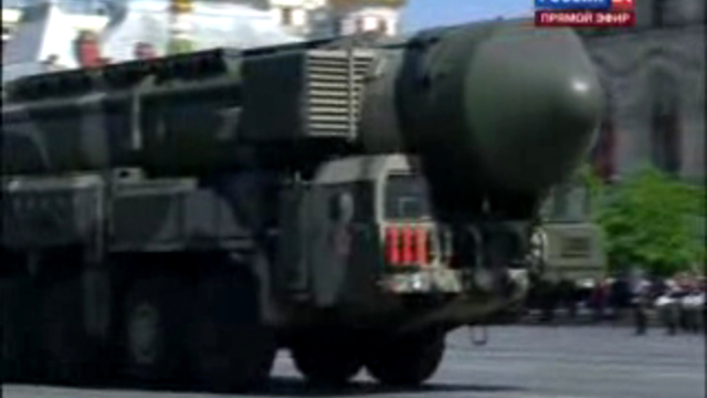 Парад военной техники и самолётов в честь дня Победы в Москве. смотреть онлайн