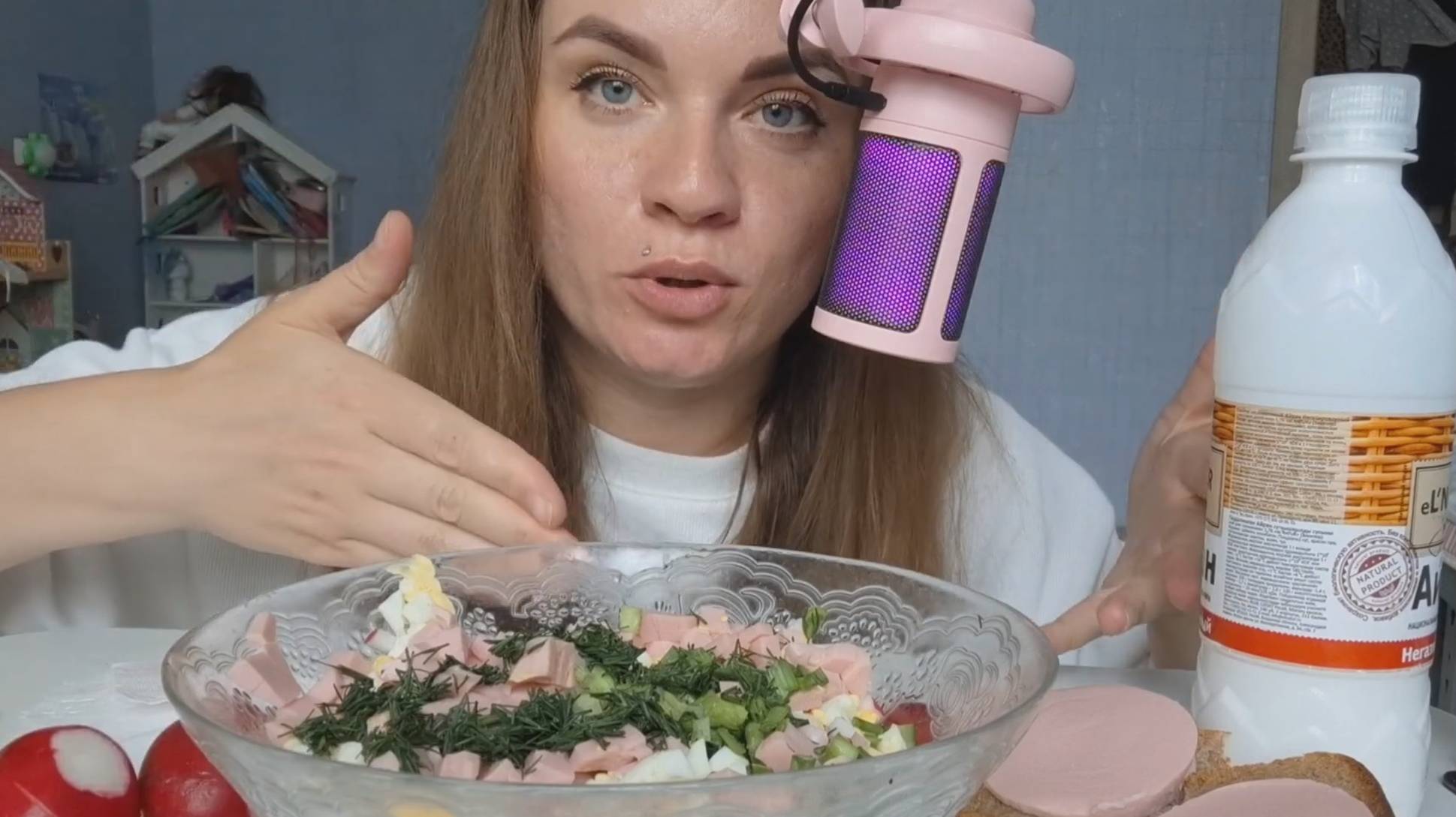 Мукбанг|Окрошка домашняя, с айраном #мукбанг #фудблогер #русскиймукбанг смотреть онлайн