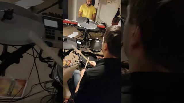 Электронные барабаны Alesis DM10 X смотреть онлайн