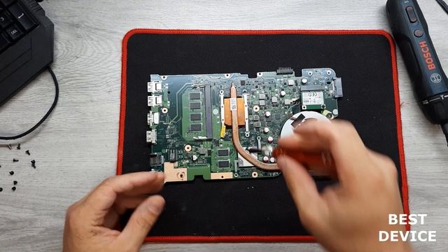 Как разобрать Asus X555UF , замена термопасты, установка SSD, Апгрейд смотреть онлайн