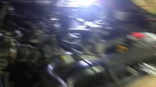 Стравливаем воздух с топливной Delphi, меняем топливные шланги и фильтра. смотреть онлайн