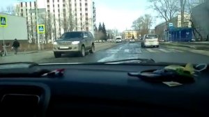 Повороты налево на нерегулируемых перекрестках