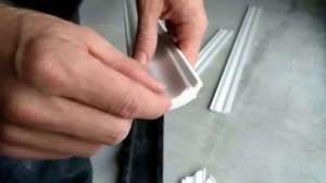 Как клеить ПОТОЛОЧНЫЙ ПЛИНТУС и БАГЕТНЫЙ КАРНИЗ. Смотрите тут