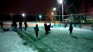 Футбольная тренировка детей  зимой. Футбол на снегу