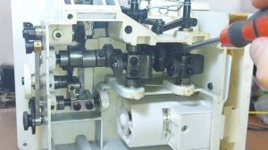 Никогда так не регулируй оверлок. Починить будет почти не возможно