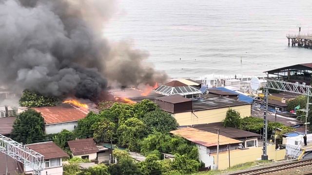 Пожар на набережной Дагомыс. 31.08.2021 смотреть онлайн