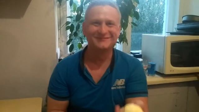 Выдул яйцо из скорлупы смотреть онлайн