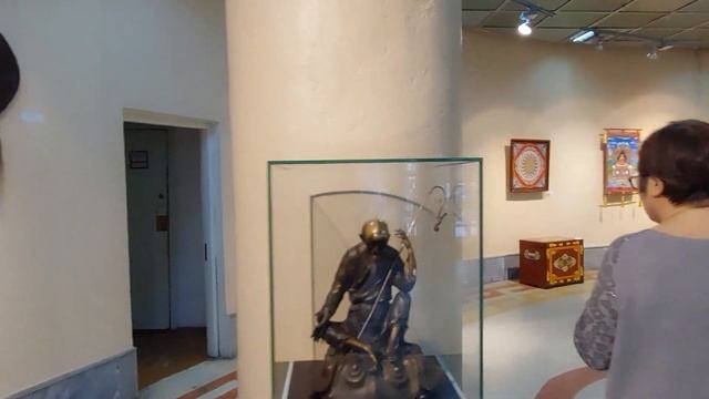 Экскурсия по выставке "Сагаан hарын мэндэ!" от Ларисы Николаевой, канд. искусствоведения. смотреть онлайн