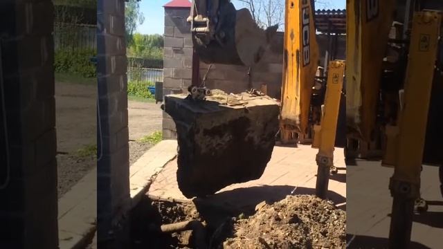 Меняем бетонное основание для откатных ворот на свайный. смотреть онлайн