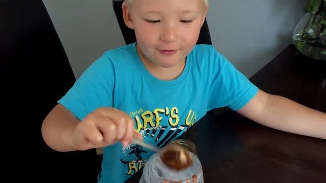 Рисуем картинки на каше! Как украсить кашу? Видео урок. смотреть онлайн