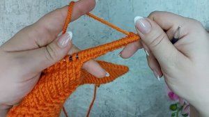 Следки на двух спицах. Простые вязаные следки- тапочки.