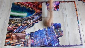 Собираем пазл 2000 деталей "Ночной город" / 2000 piece puzzle