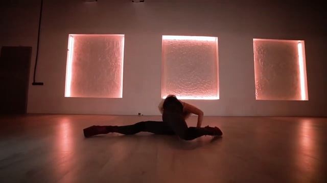 Без тебя спать - Эрика Лунмоен. Choreo by @kris.sheremet. Dance video - Strip смотреть онлайн