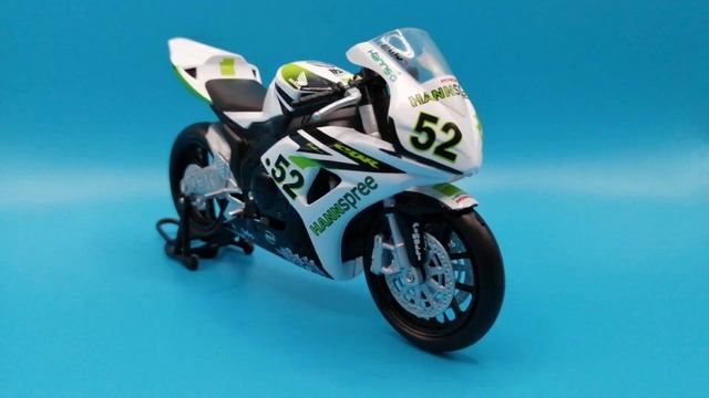 Honda CBR 1000 RR - 2007 No. 52 James Toseland made by Solido in scale 1:18 diecast motorcycle смотреть онлайн