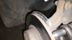 Как снять тормозной диск без съемника на Сандеро, Логан