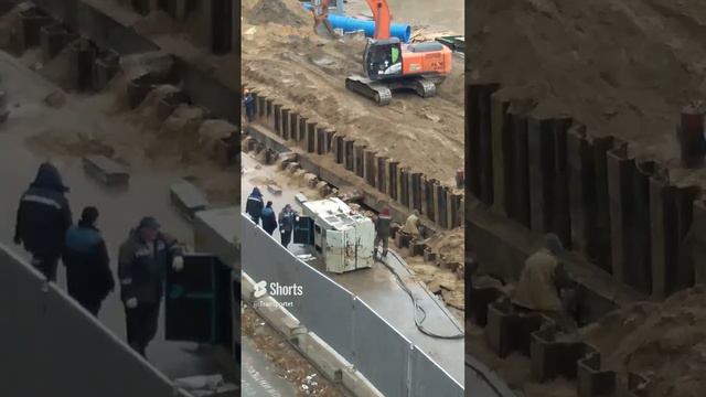 Проверка на работоспособность подключенной Сваевдавливающей техники #Shorts смотреть онлайн