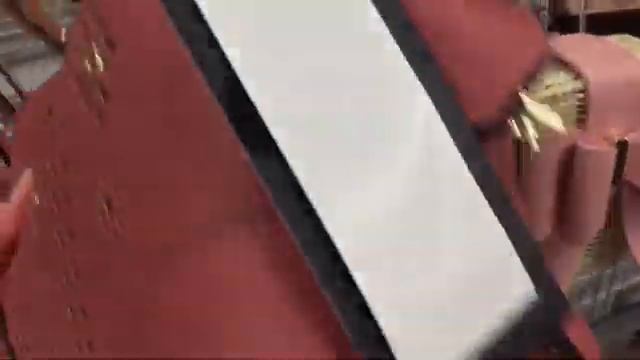 Мы не паникуем. Мы рассматриваем сумочки. ?А вы знаете что такое скребок гуаша? ? смотреть онлайн