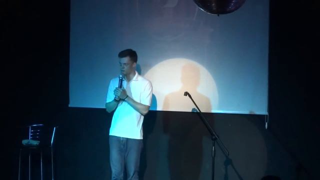 Победитель 4-го открытого микрофона StandUPovka - Эдик Дудко рассказывает про трудности в отношения смотреть онлайн