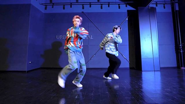 OMG - NewJeans / J-San & Tobby Choreography смотреть онлайн