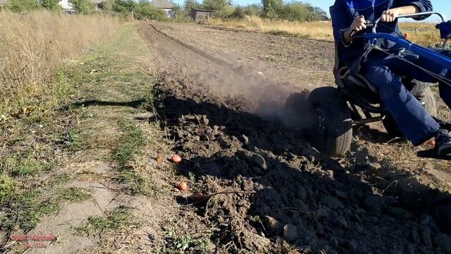 ВСПАШКА ПО НОВОМУ ИЛИ КАК ПАХАТЬ ЧТОБЫ СПИНА И НОГИ НЕ БОЛЕЛИ смотреть онлайн