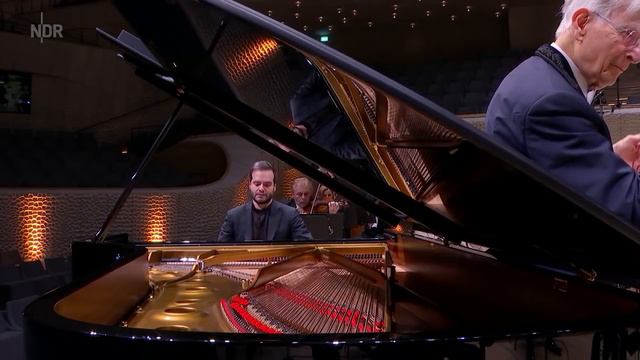 Mozart: Klavierkonzert B-Dur KV 595 mit Piemontesi & Blomstedt | NDR Elbphilharmonie Orchester смотреть онлайн